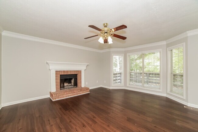 Foto del edificio - 2446 Letha Ln