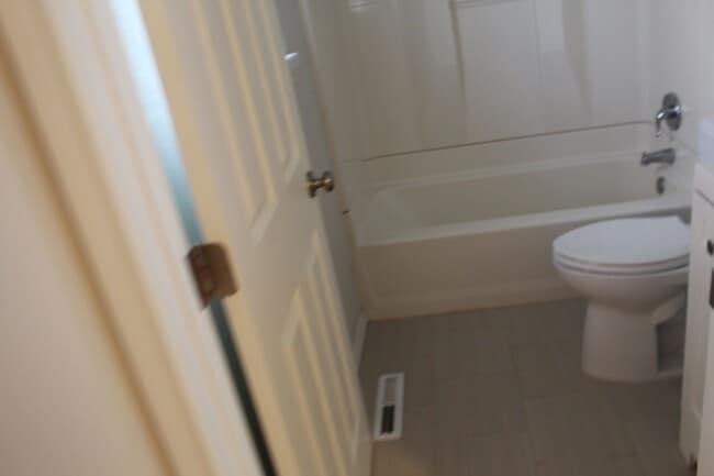 Foto del edificio - 5265 Golden Ct