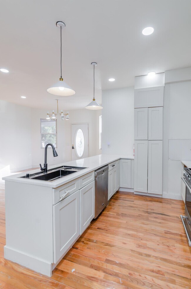 Foto del edificio - 118 Newman Ave