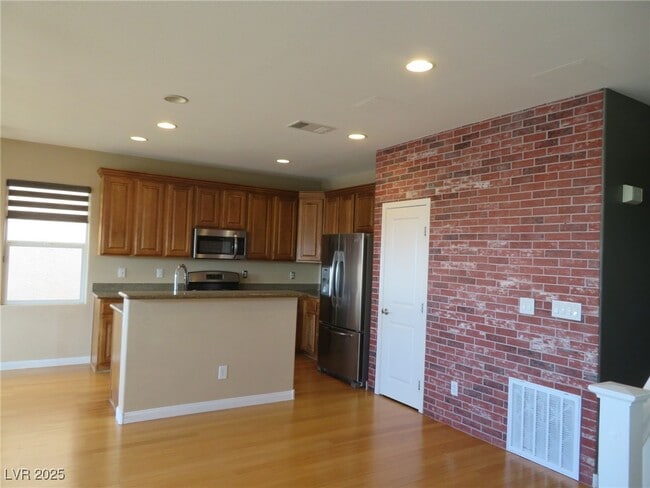 Building Photo - 9342 Autumn View Ave