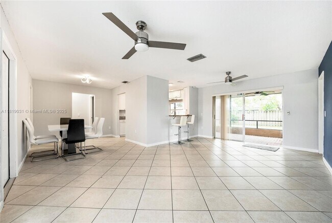 Foto del edificio - 9523 NW 26th St