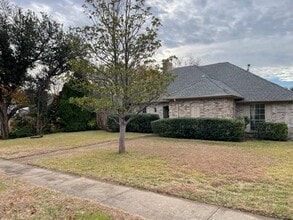 Building Photo - 1508 Woodcreek Dr