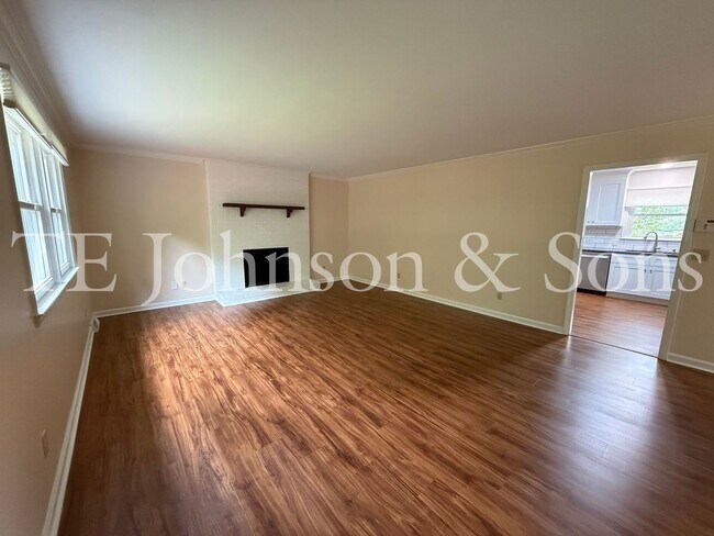 Building Photo - 3 Bedroom Close to Mt. Tabor