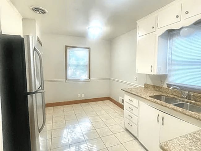 Building Photo - 1719 N 66th St