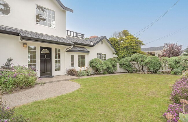 Building Photo - 3 br, 3 bath House - 3895 The Fairway House