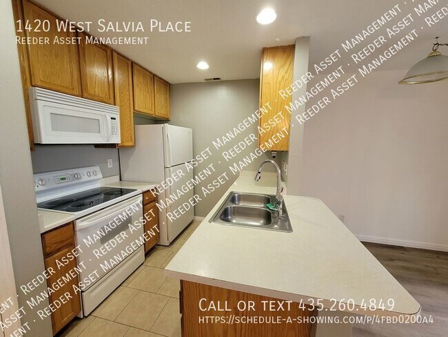 Building Photo - 3 Bedrooms 2.5 Baths Townhome