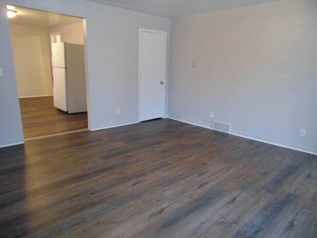 Foto del edificio - 800-802 S Jefferson St