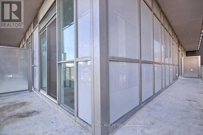 Building Photo - 120 Parliament St