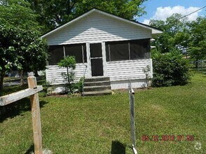 Building Photo - 621 N Mathis St