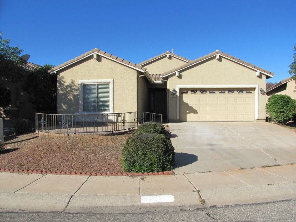 3BR+den/2BA/2CG, 1762 sq.ft. rental in Chaparral Village North subdivision in Sierra Vista, AZ - 3BR+den/2BA/2CG, 1762 sq.ft. rental in Chaparral Village North subdivision in Sierra Vista, AZ
