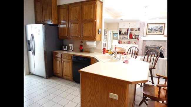 Building Photo - 9310 Stonebridge Dr