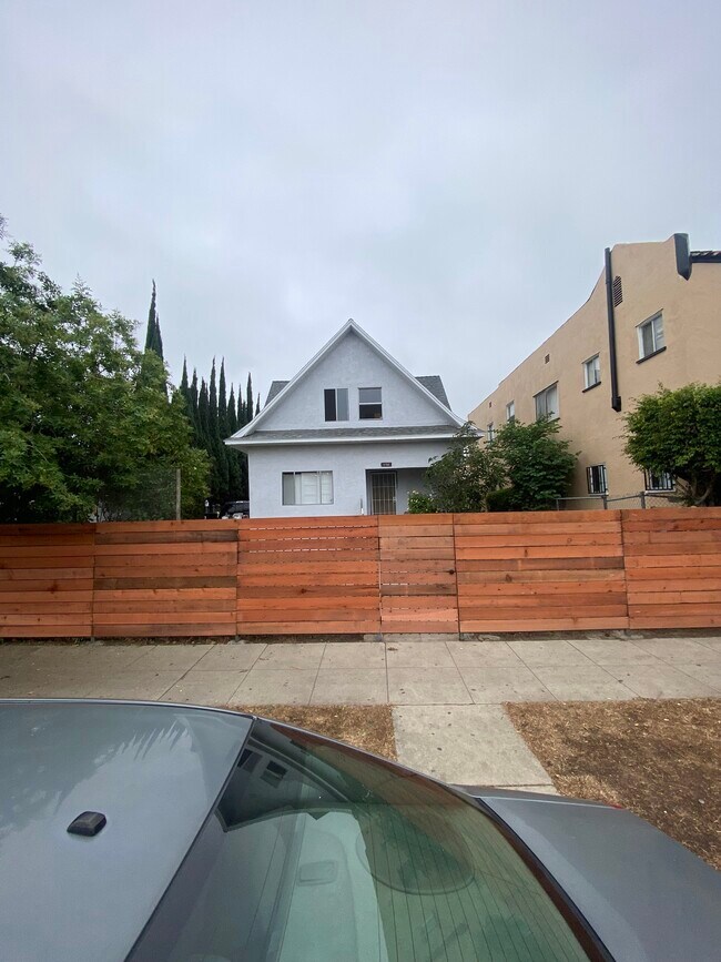 Building Photo - 1755 Pine Ave