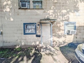 Building Photo - 690-690 1/2 W Irby St
