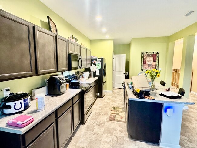 Foto del edificio - 13238 N Lndg Cir W