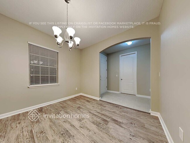 Foto del edificio - 15522 Turkoman Cir