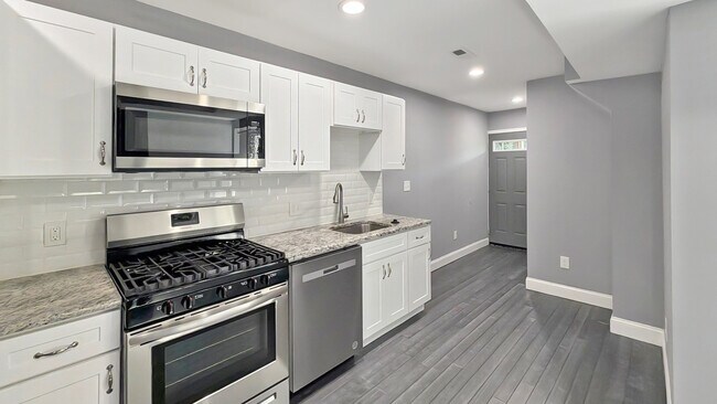 Foto del edificio - 2428 Brentwood Ave