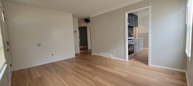 Building Photo - 12747 Vernon Ave