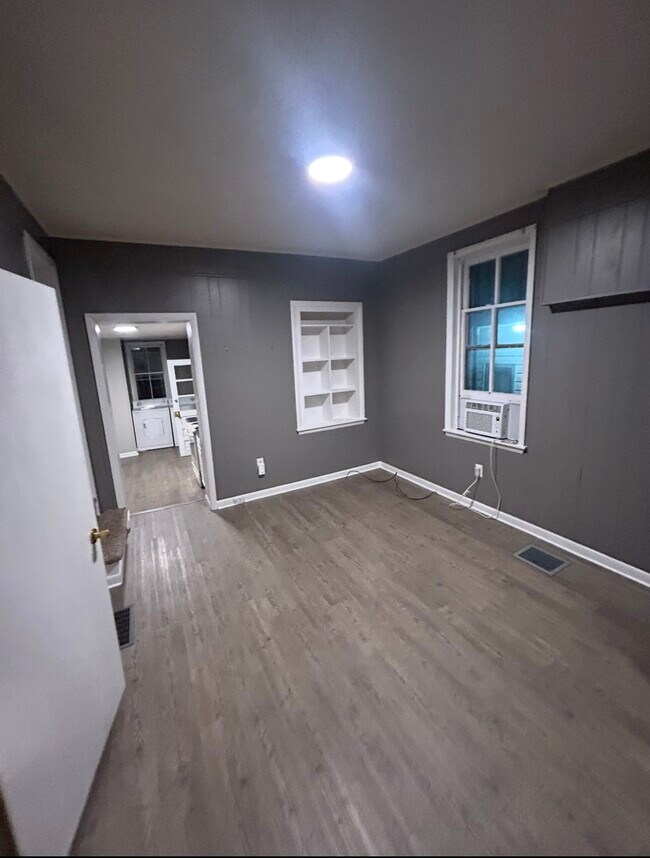 Comedor - 24 N Washington St