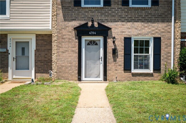 Foto del edificio - 4704 Leadenhall Dr