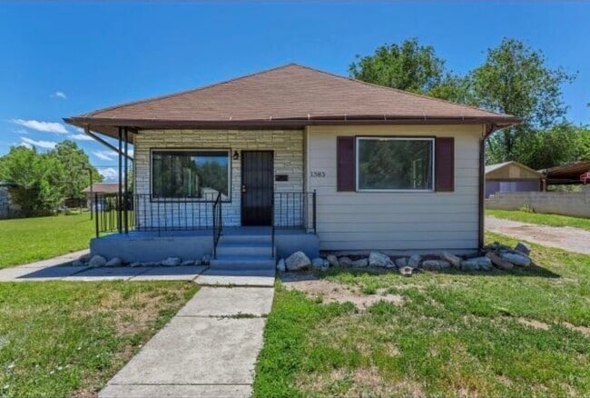 Building Photo - 1383 W Arapahoe Ave
