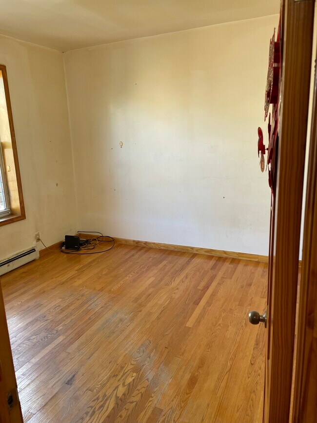 Building Photo - 836 44th St