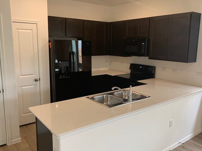Foto del edificio - 414 Bullhead Rd