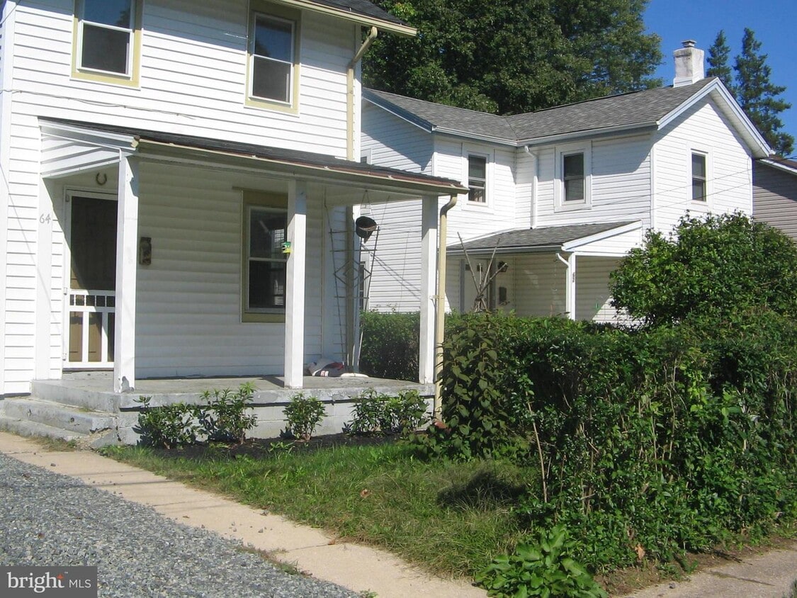Foto principal - 64 Garrett Ave