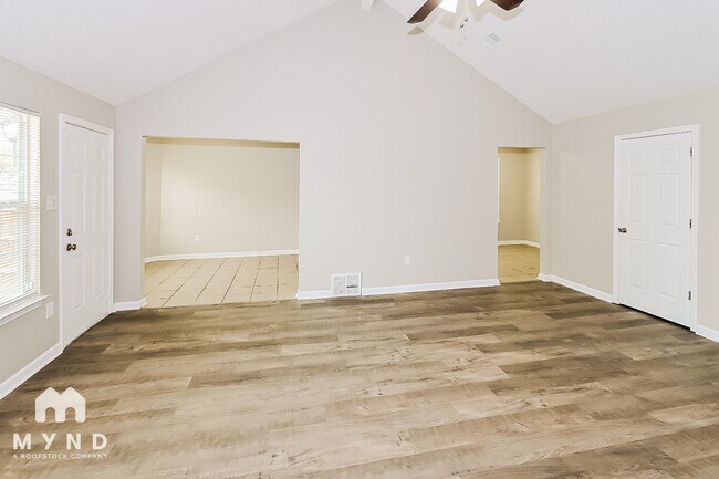 Foto del edificio - 7792 Lowrance Rd