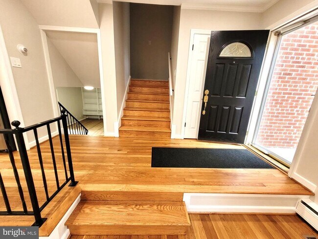 Foto del edificio - 10242 Stratford Ave