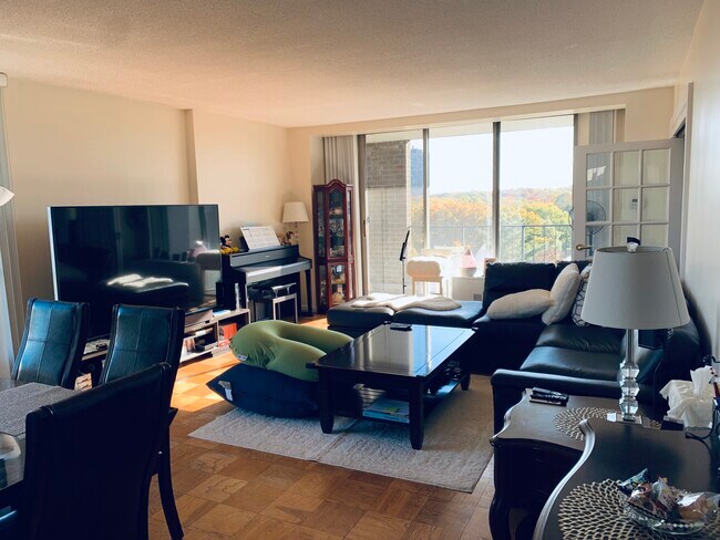 Foto del edificio - 77 Pond Ave