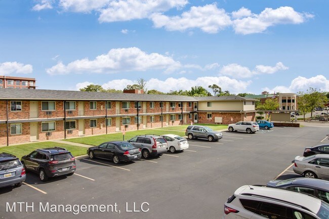 Building Photo - 315 E 11 Mile Rd