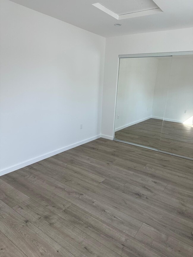 Building Photo - 1298 N Dominion Ave