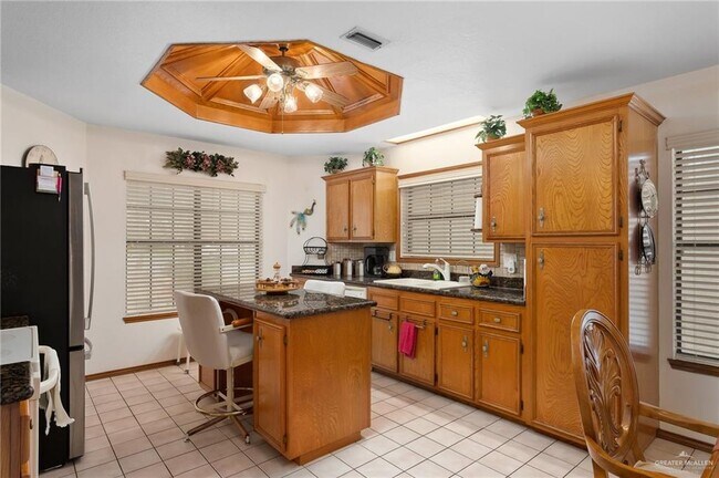 Building Photo - 2602 Ashley Dr