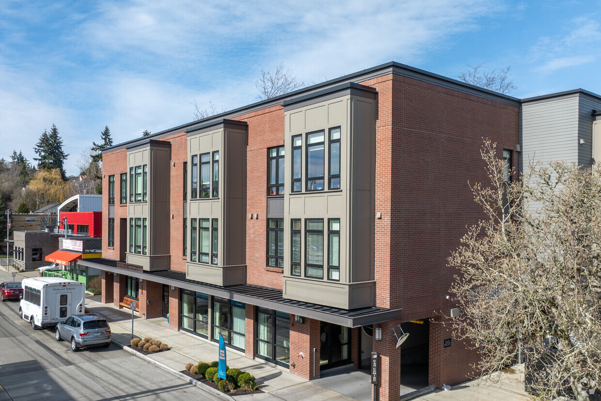 Primary Photo - Empress Senior Living at Laurelhurst