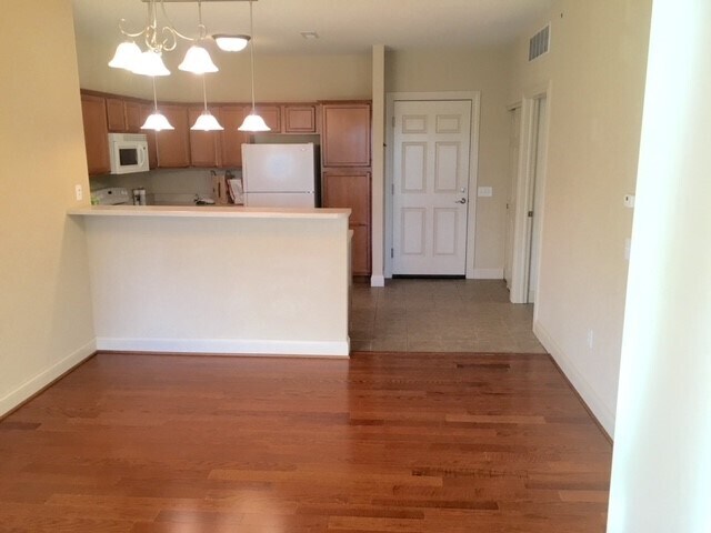 Cocina/Comedor - 600 Grandview Ct