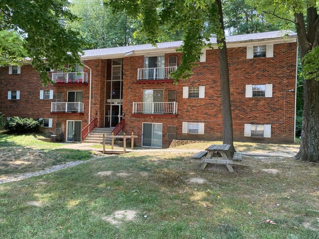 Foto del edificio - 3811 Rohling Oaks Dr