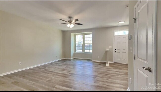 Building Photo - 2019 Sage Park Dr