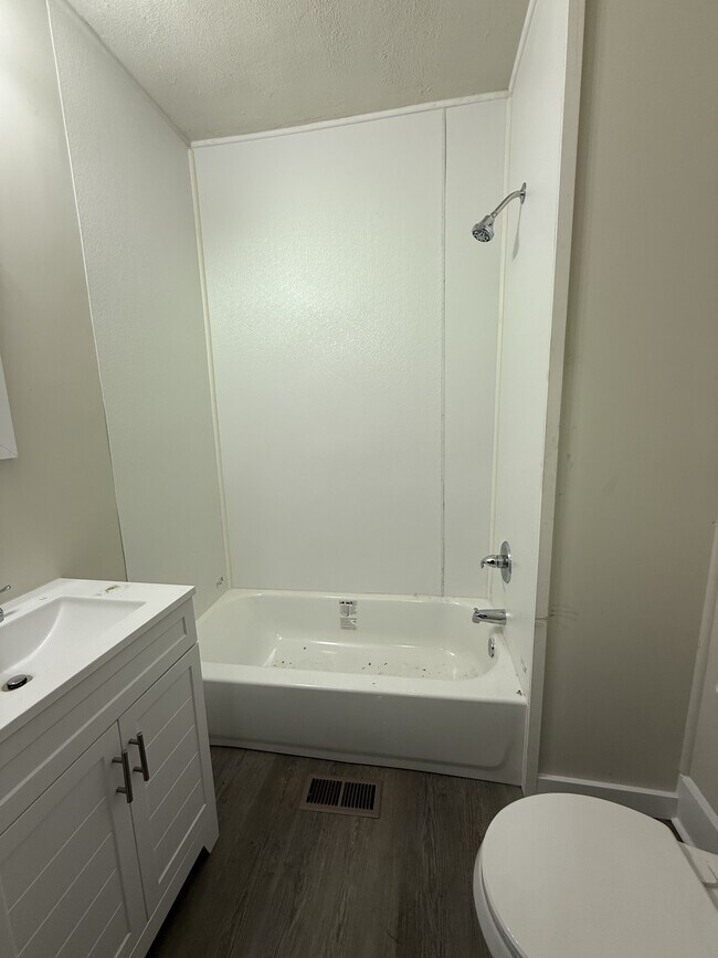 Foto del edificio - 513 Oak Pl
