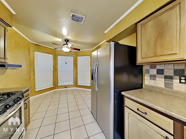 Building Photo - 14605 Gold Fish Pond Ave