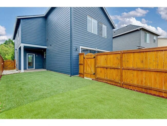 Building Photo - 837 S 26th Ave