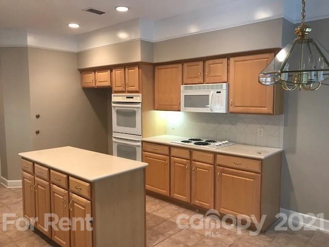 Foto del edificio - 5038 Ashford Crest Ln