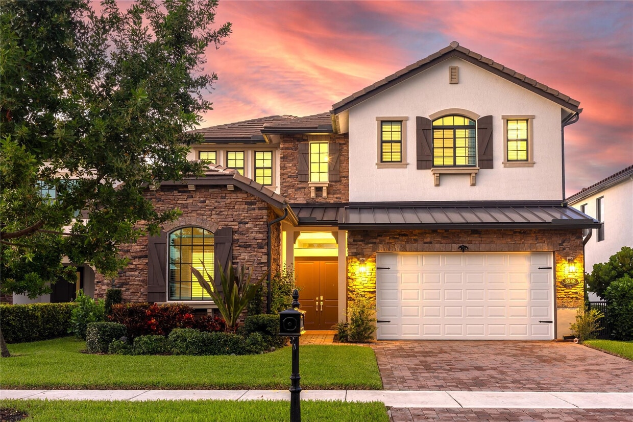 Foto principal - 8948 Grand Prix Ln