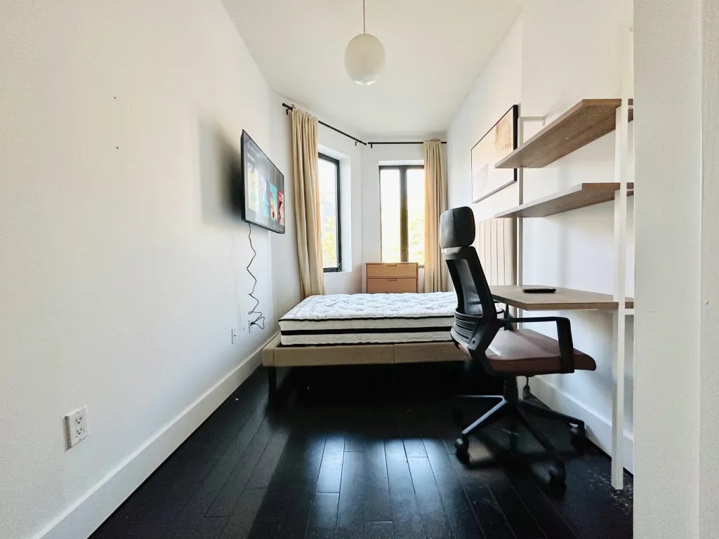 Furnished room/NOT APARTMENT - Furnished room/NOT APARTMENT