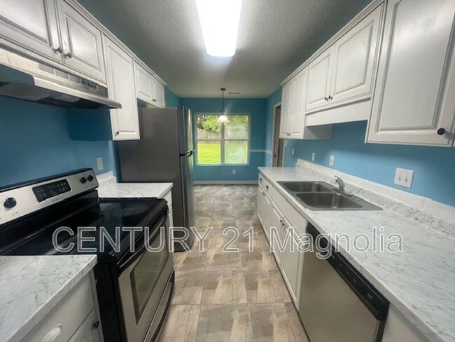 Building Photo - 4723 Laural Oak Dr