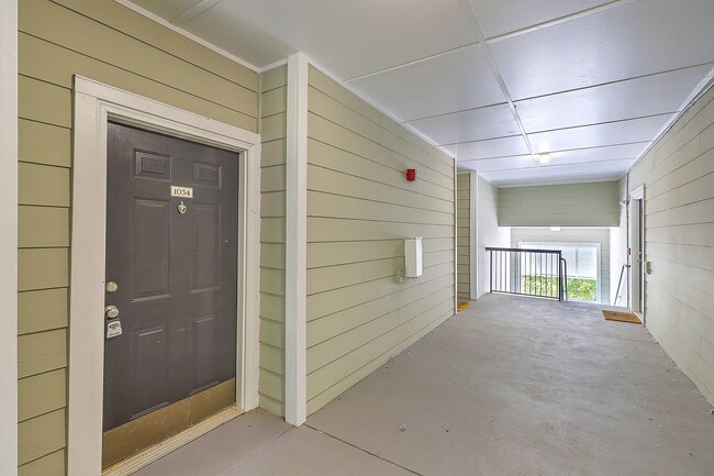 Building Photo - 1 bedroom unit in the Concord West of the ...