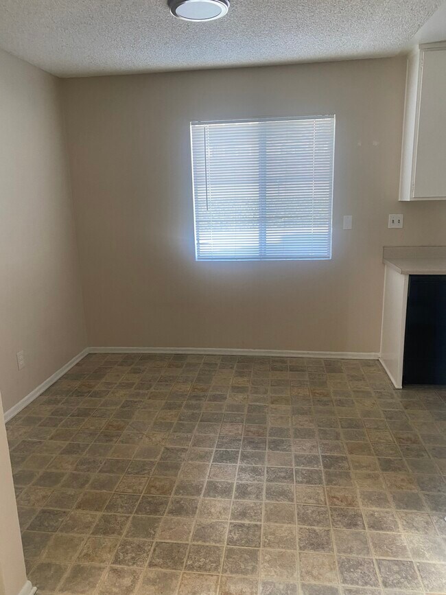 2571 Hayes Dr Unit fl 2nd, La Verne, CA 91750 Apartments in La Verne