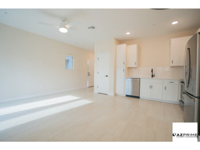 Building Photo - Find space, style, and serenity in this 2/...