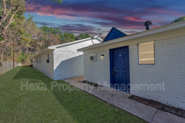 Foto del edificio - 409 Austin Rd