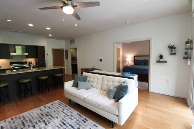 Building Photo - 1600 Barton Springs Rd