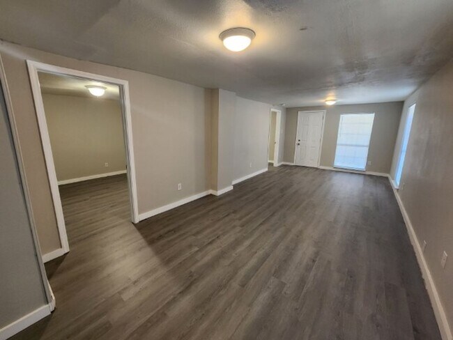 Building Photo - 4511 Atkins St